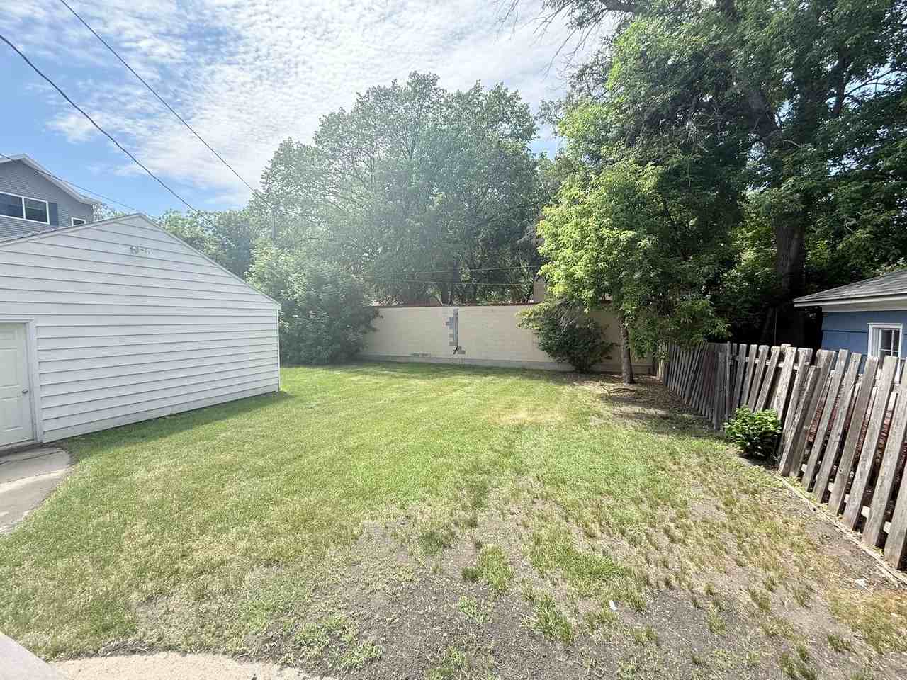 1621 8th St S - Photo 4 of 23