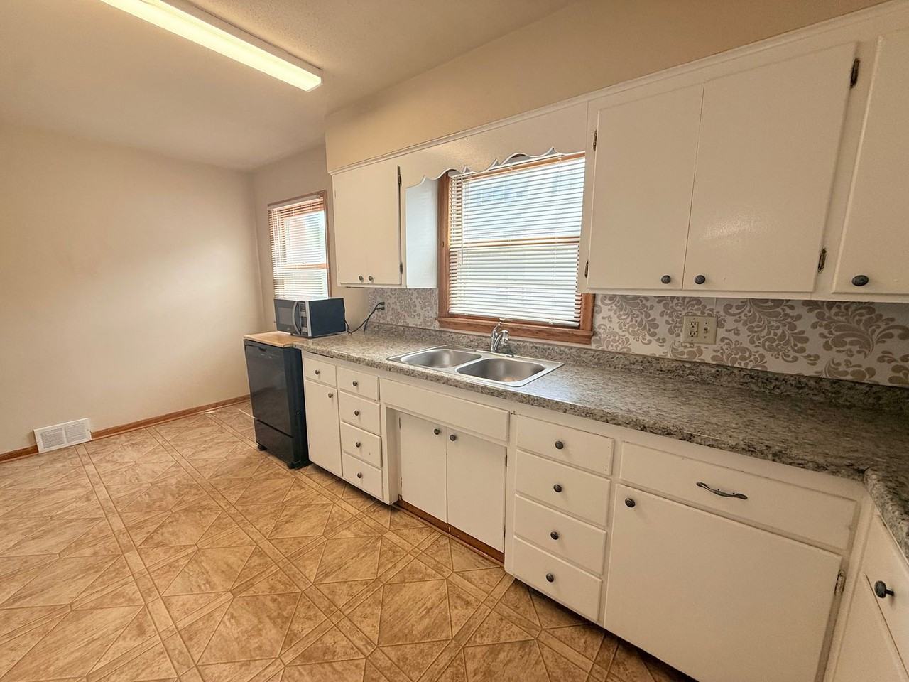 1621 8th St S - Photo 5 of 23