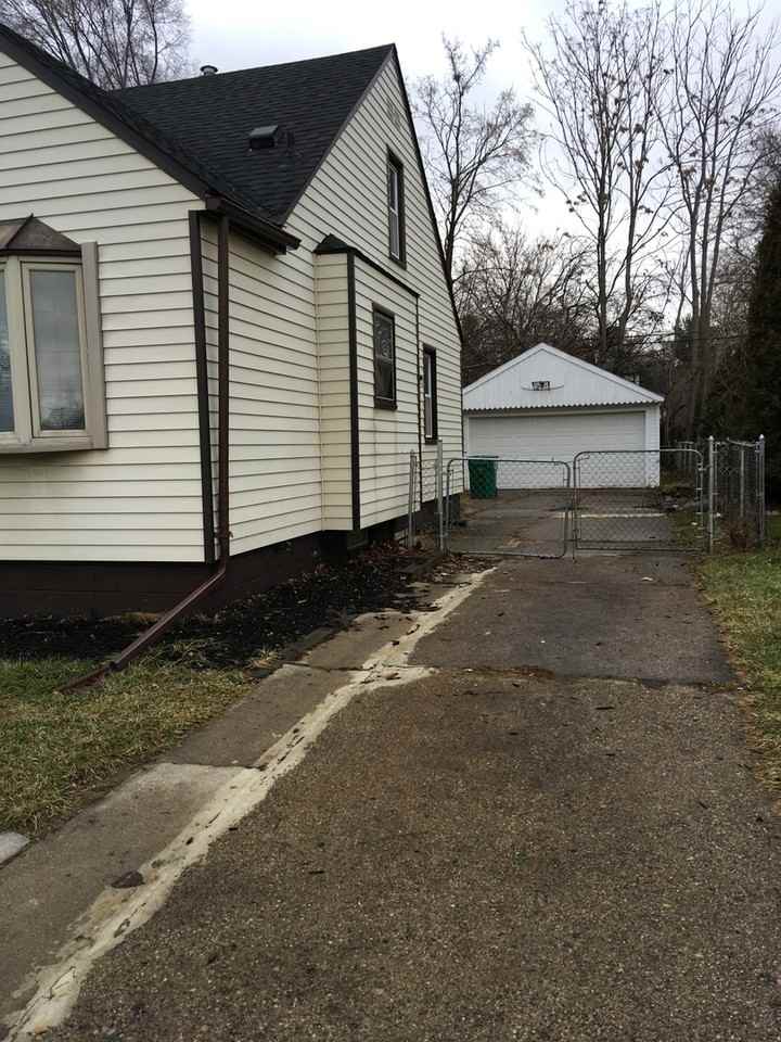 14989 Lincoln Ave - Photo 2 of 23