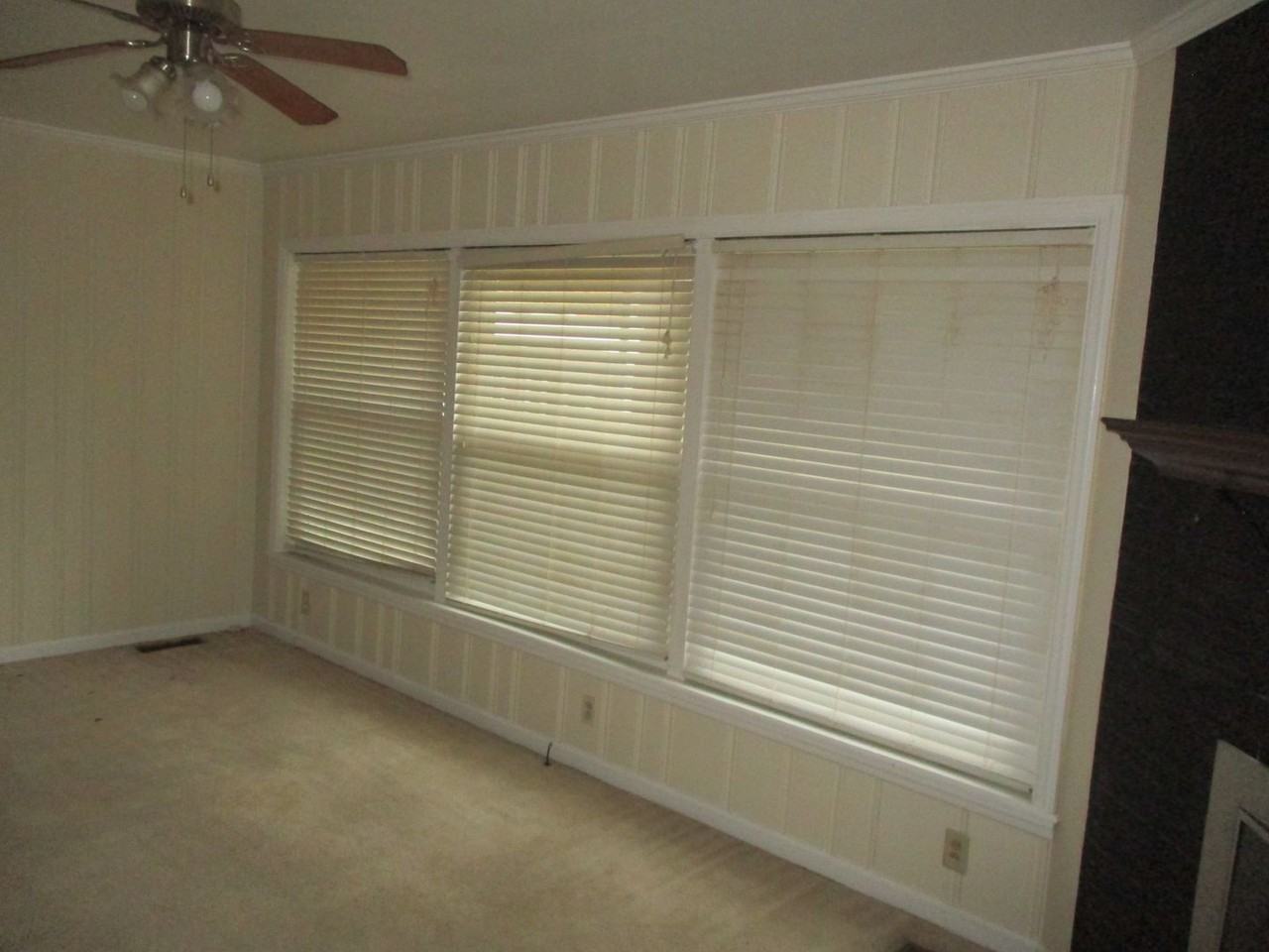 1020 Edgewater Dr - Photo 2 of 30