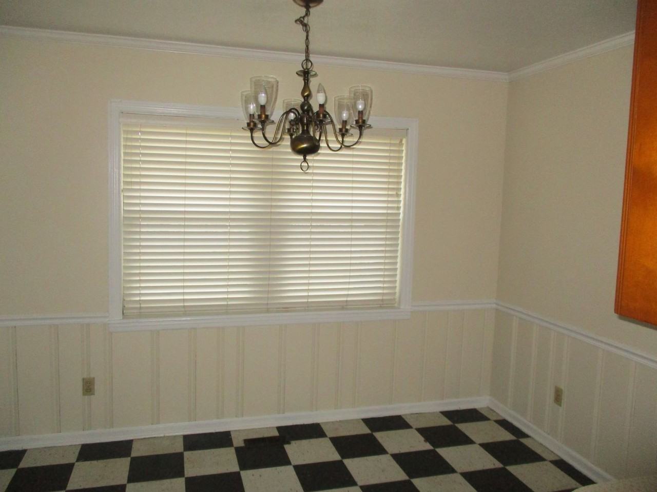 1020 Edgewater Dr - Photo 7 of 30