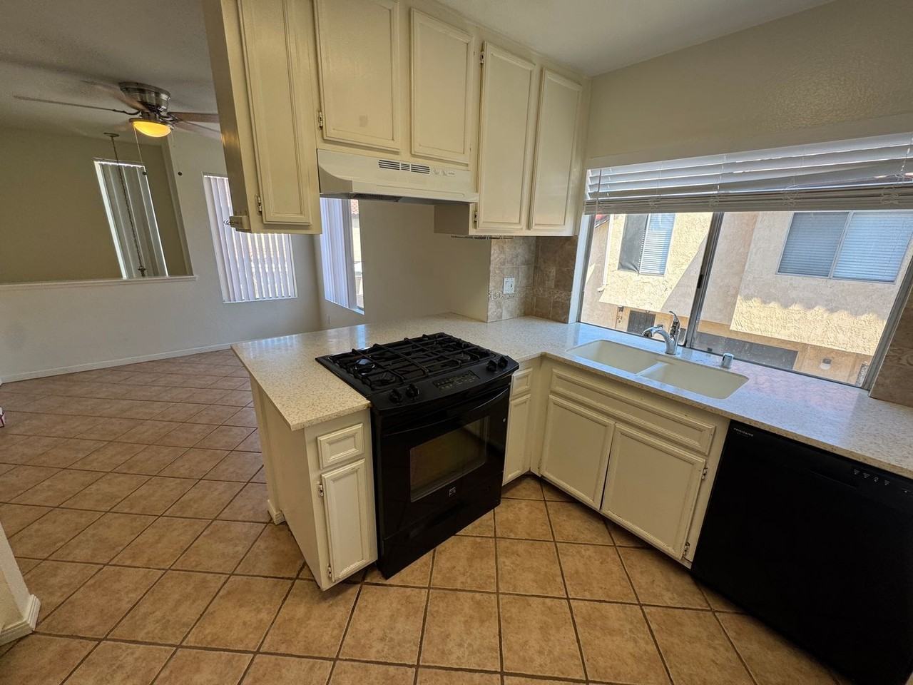 1380 E Washington Ave #38 - Photo 5 of 16