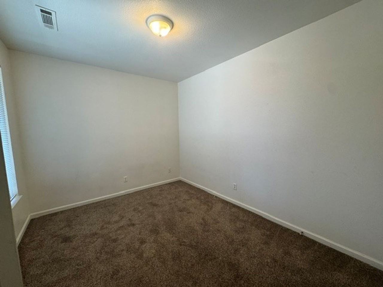 509 Santiago Way - Photo 6 of 8