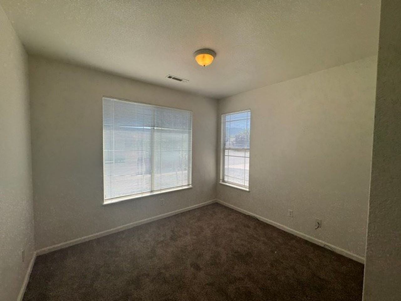 509 Santiago Way - Photo 7 of 8