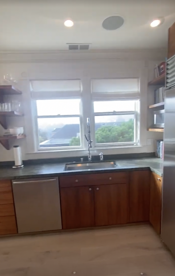 813 Clayton St - Photo 3 of 16