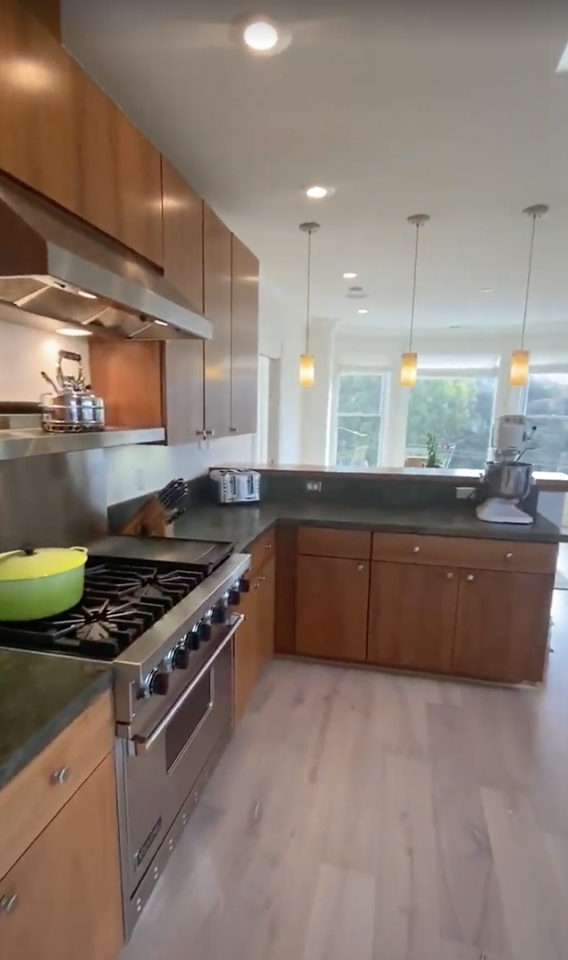 813 Clayton St - Photo 7 of 16