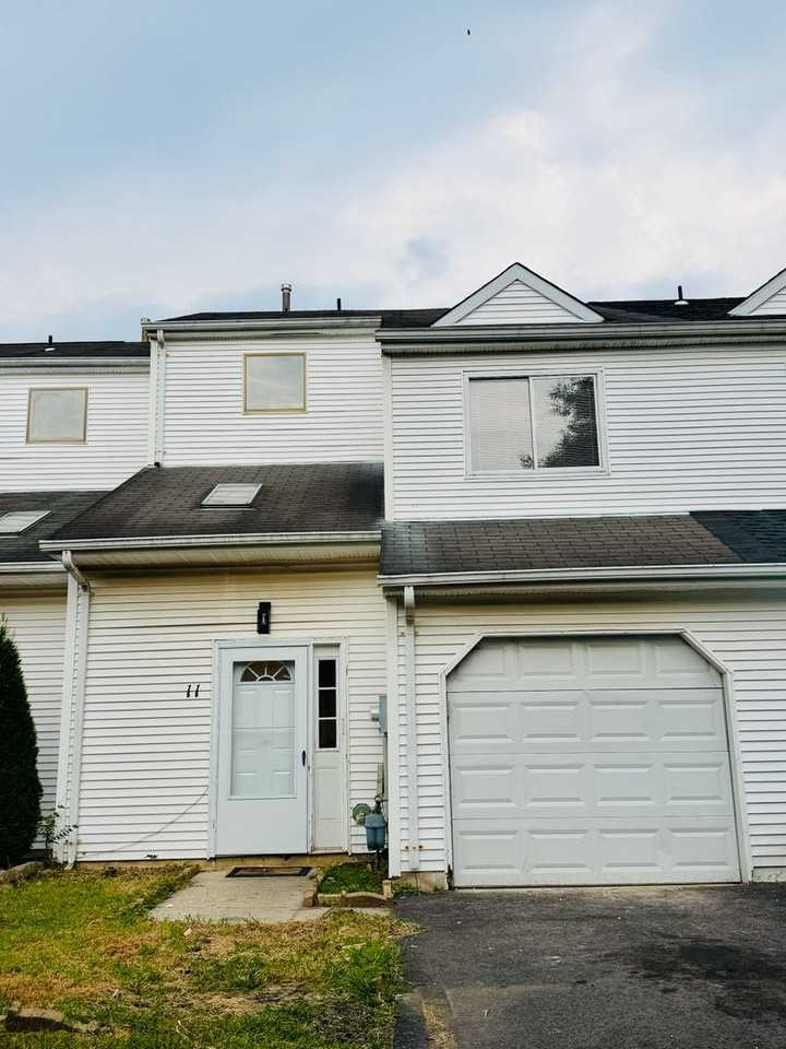 11 Saffron Dr