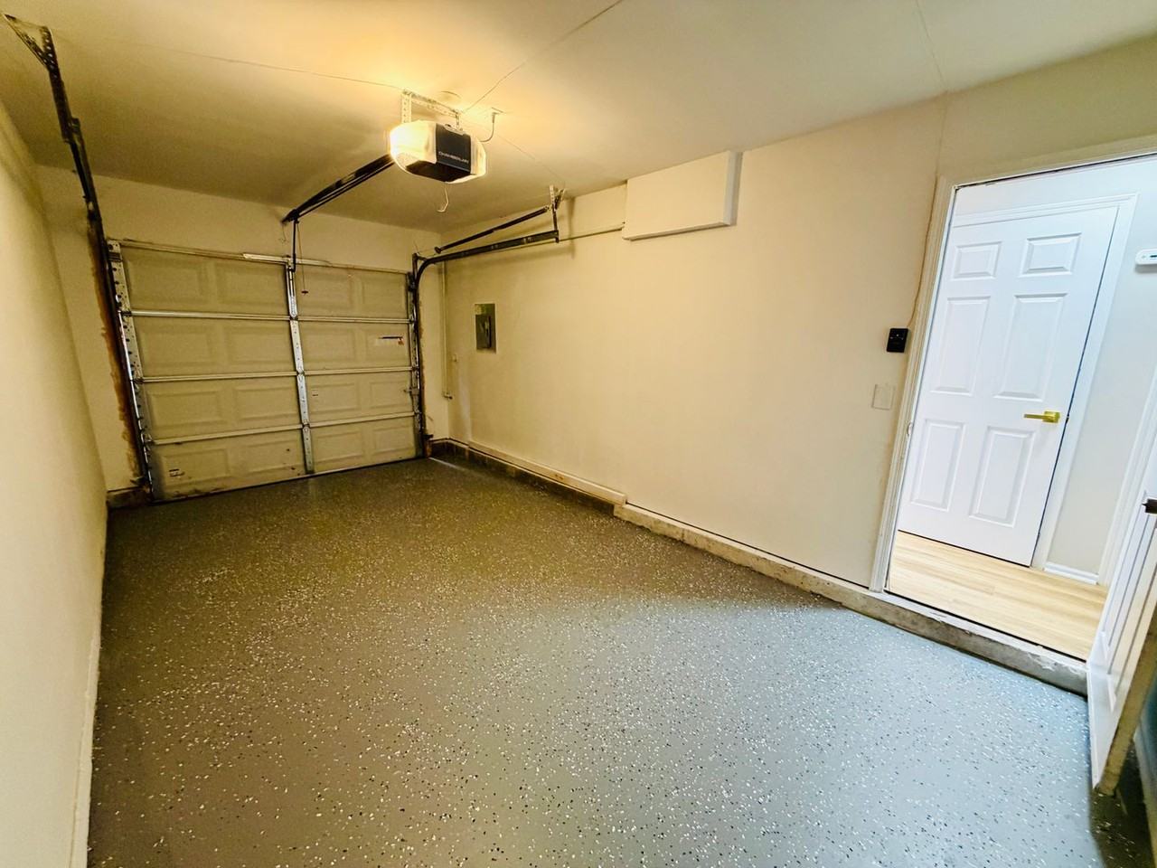 11 Saffron Dr - Photo 7 of 38
