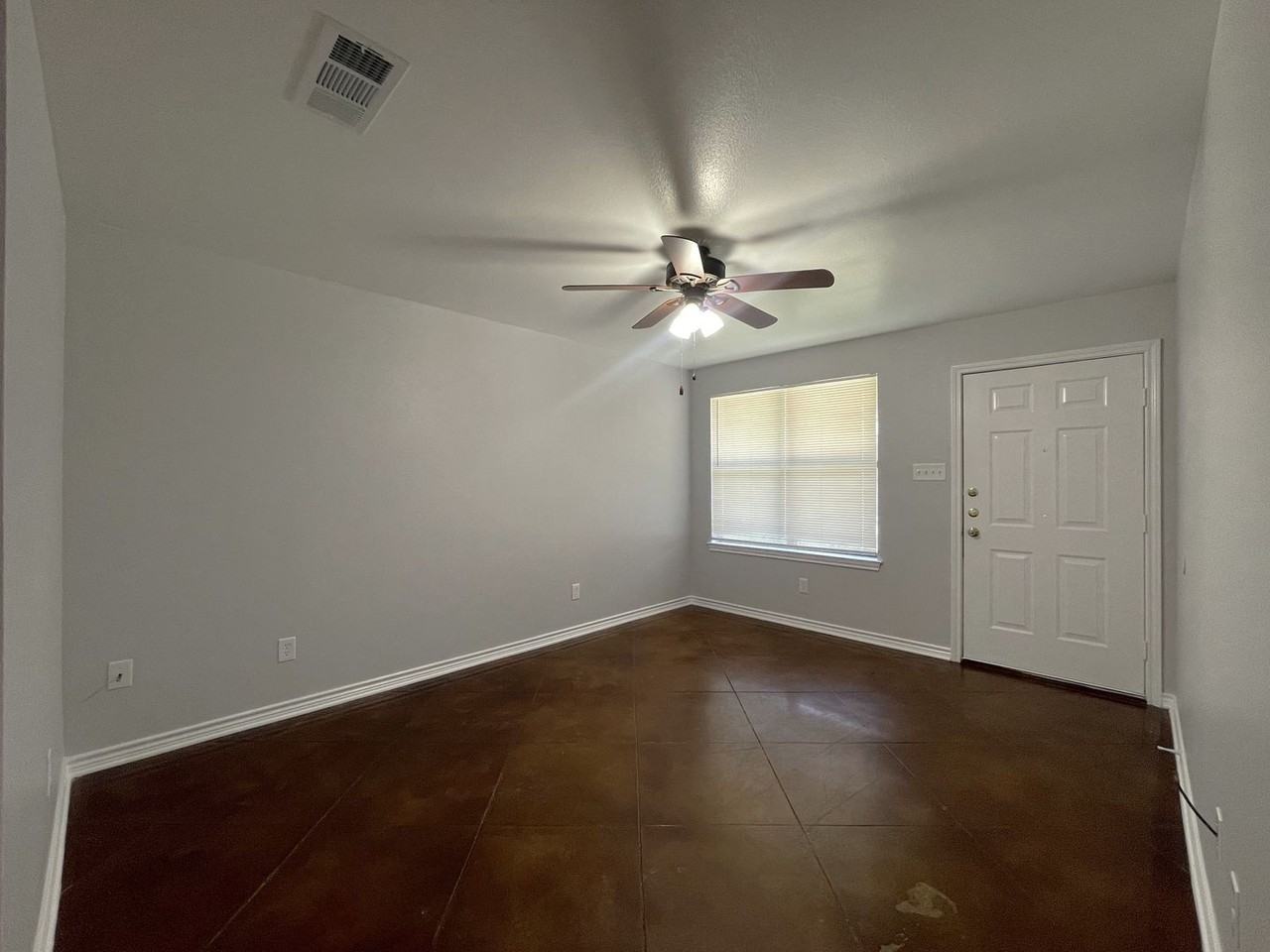 203 Memory Ln Apt C - Photo 5 of 15