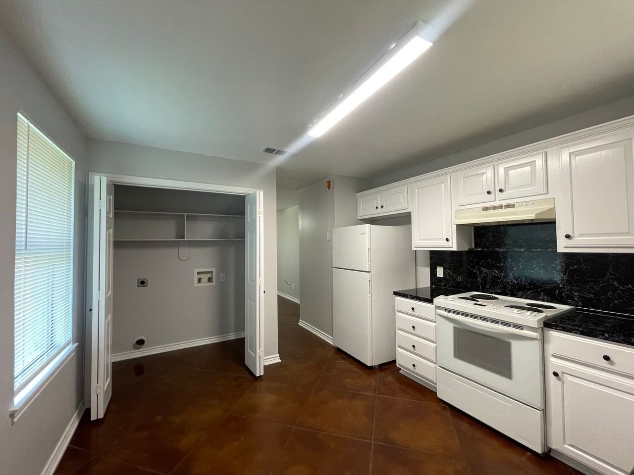 203 Memory Ln Apt C - Photo 7 of 15