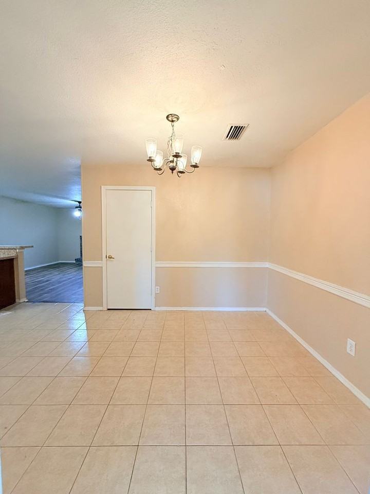 3401 W Sage Ct - Photo 4 of 19