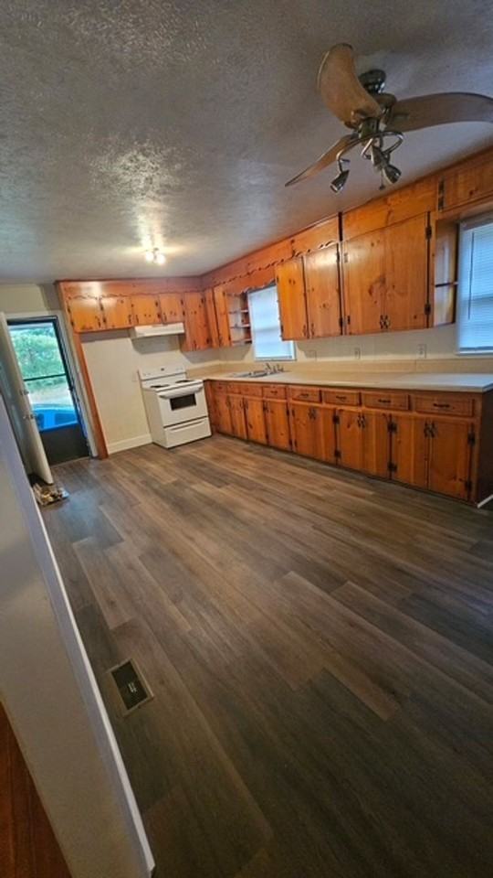 2638 Wingate Rd - Photo 2 of 5