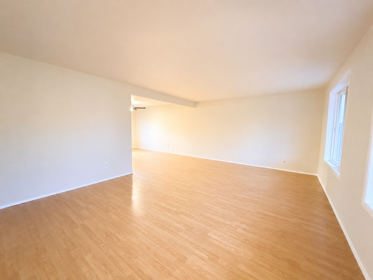 275 Hillshire Dr - Photo 3 of 24