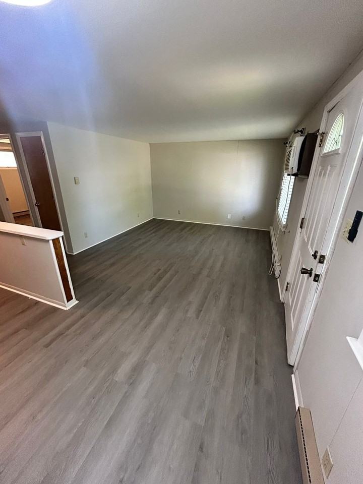 509 S Main St - Photo 3 of 8