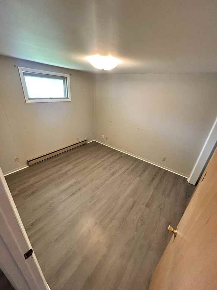 509 S Main St - Photo 6 of 8