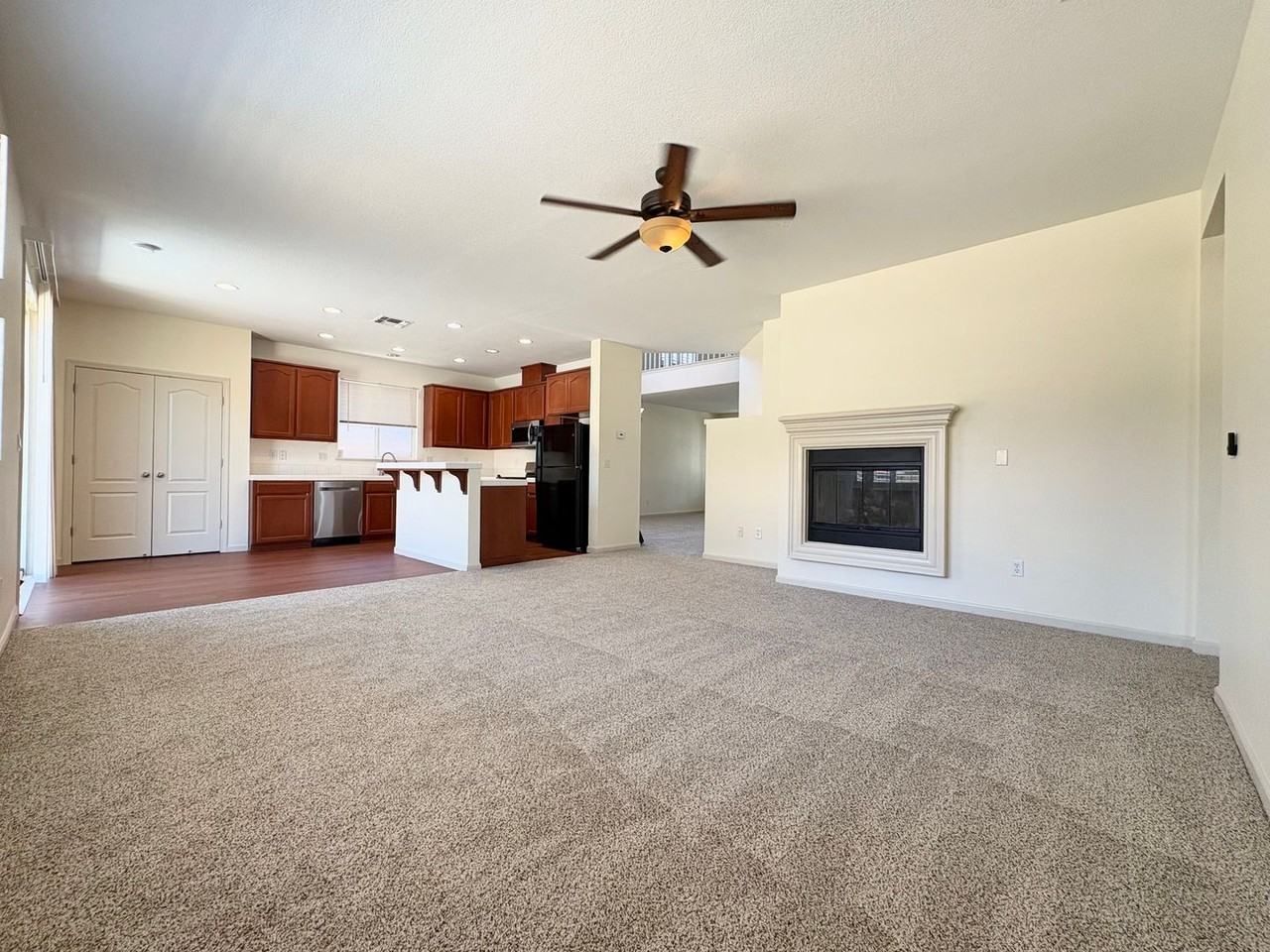 5454 Gold Creek Cir - Photo 5 of 28