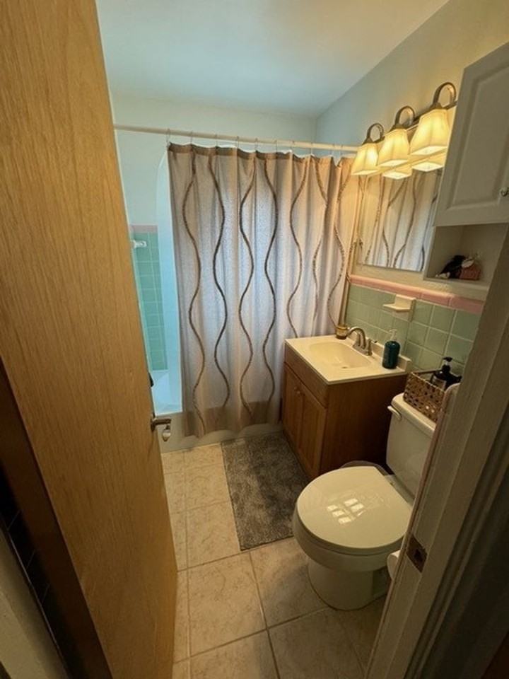 60 River Dr - Photo 7 of 10