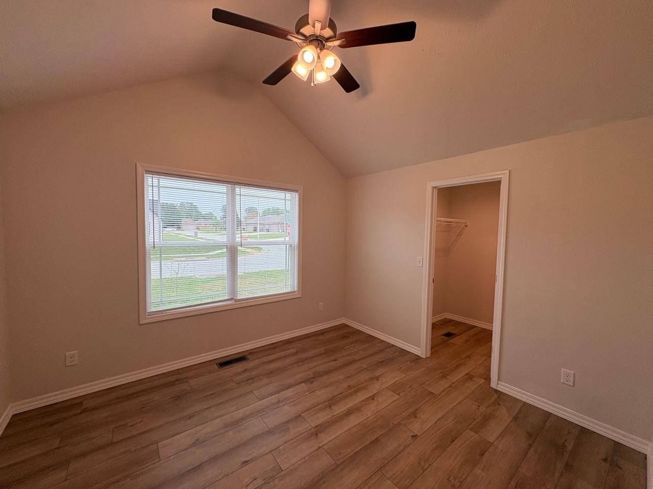 4354 W Riley St - Photo 6 of 15
