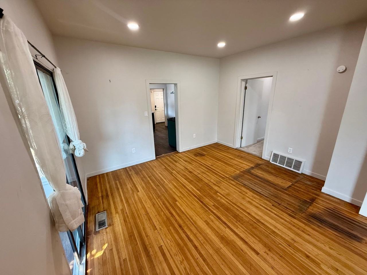 1303 14th Ave - Photo 6 of 27
