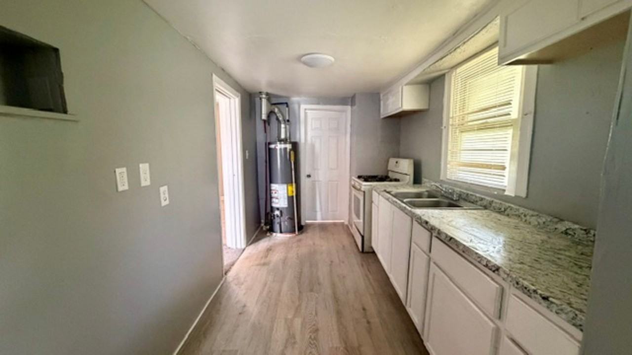 11334 Sussex St - Photo 5 of 17