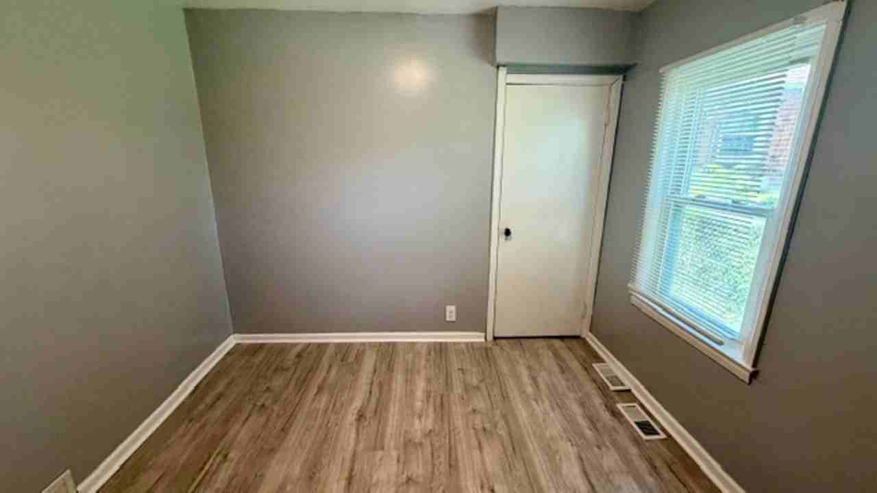 11334 Sussex St - Photo 6 of 17