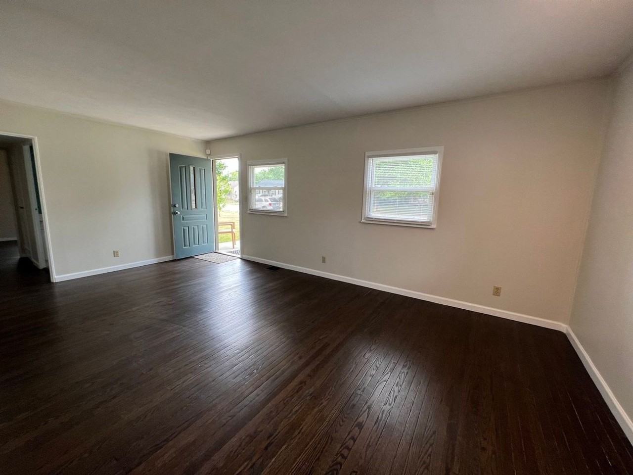 1431 Lincoln Dr - Photo 4 of 13