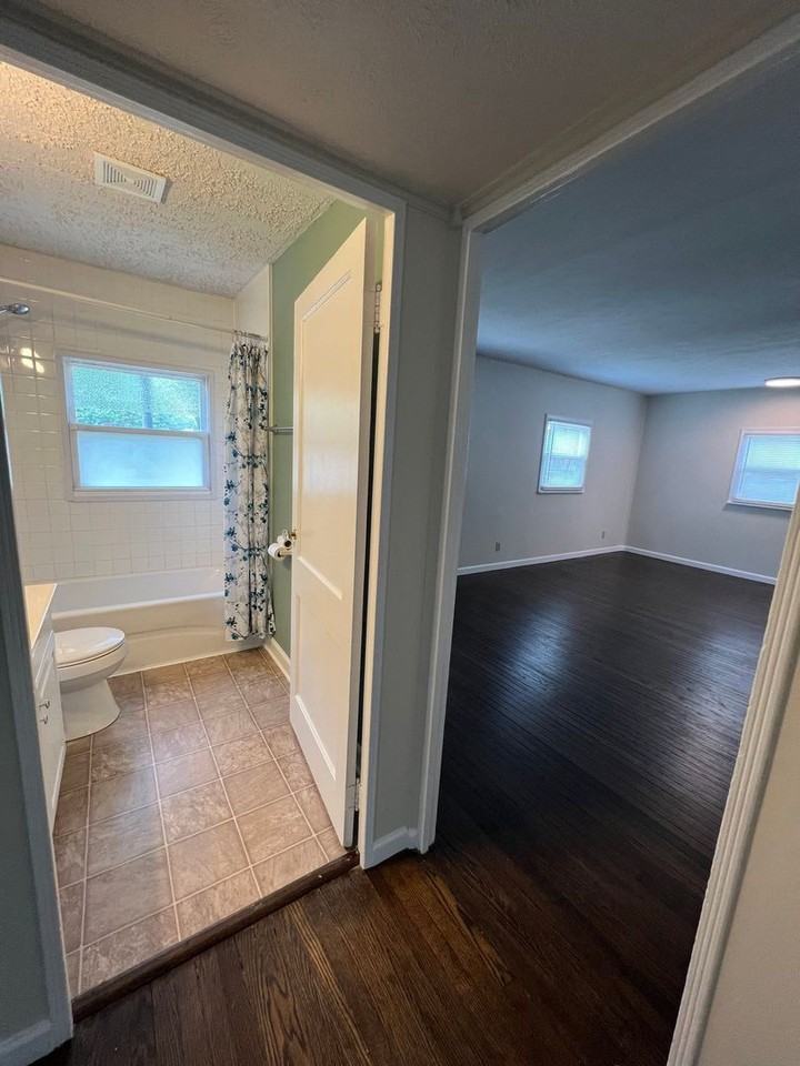 1431 Lincoln Dr - Photo 5 of 13