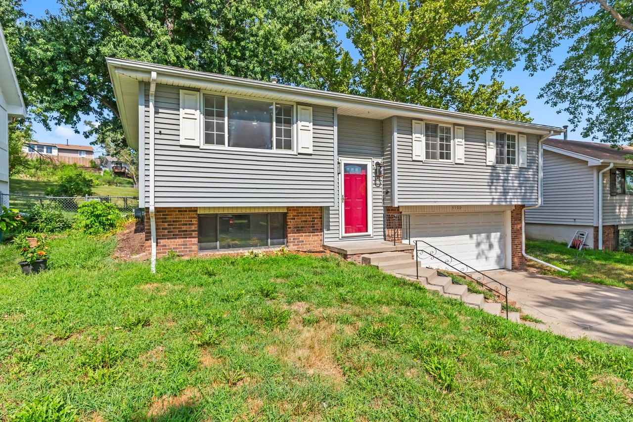 5732 S 137th St - Photo 2 of 30