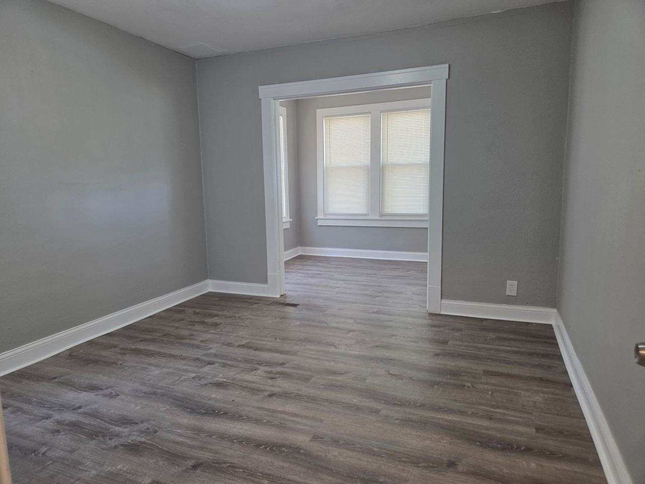 2809 N California Ave - Photo 4 of 11