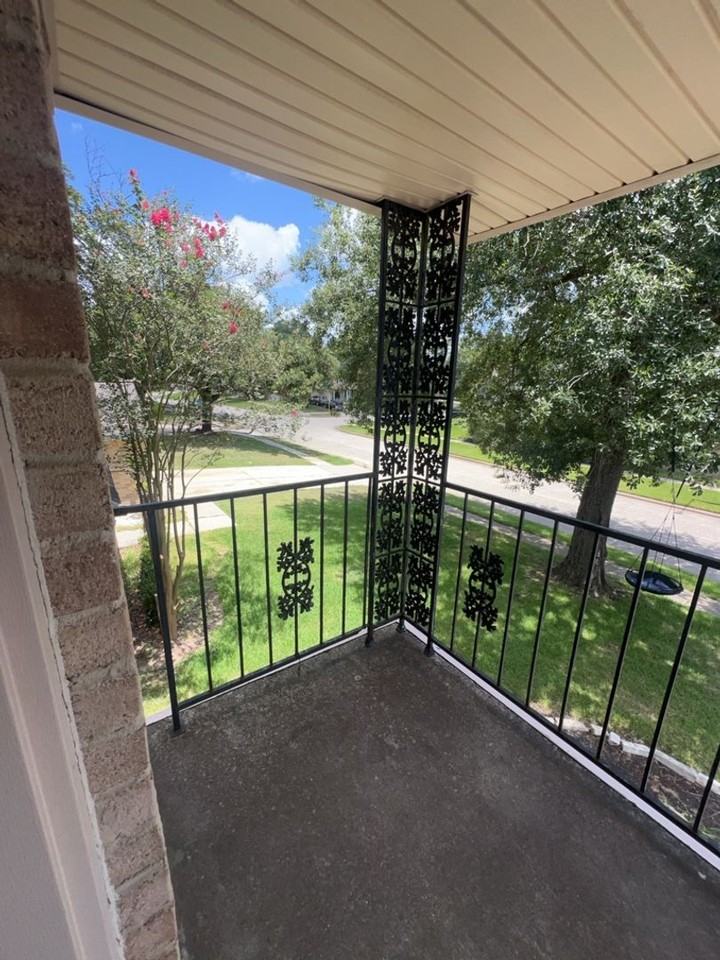 18507 Sweetmeadow Dr - Photo 3 of 18