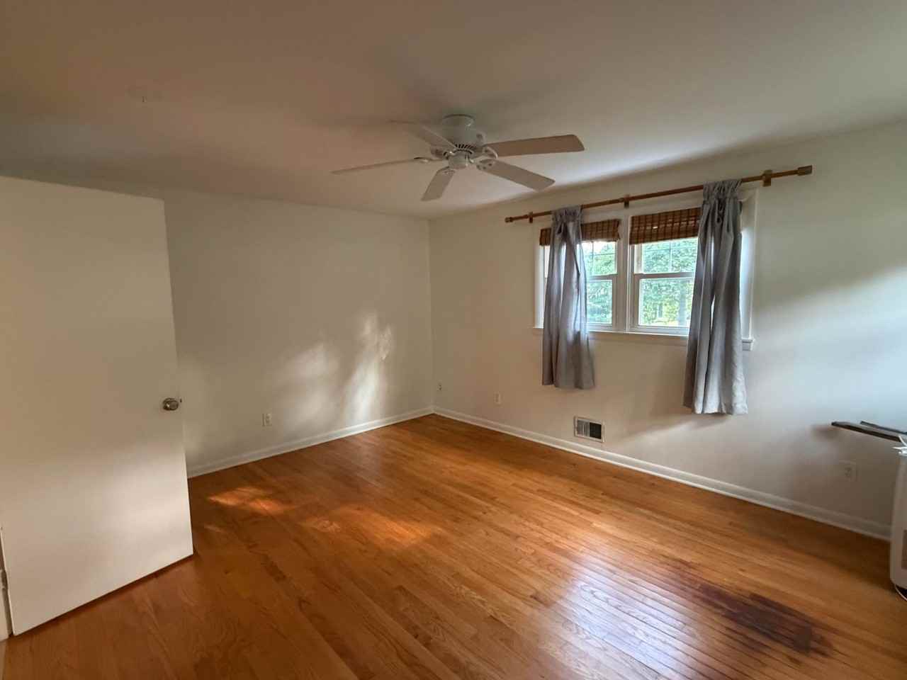 135 Morningview Dr - Photo 3 of 8