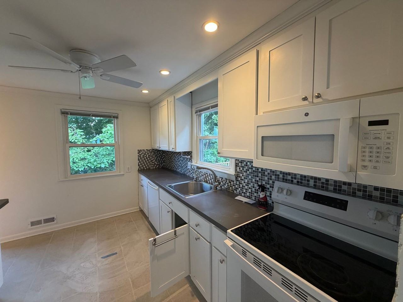 135 Morningview Dr - Photo 4 of 8