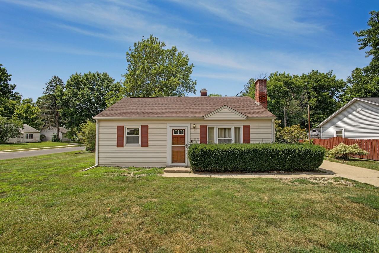 1205 S Cottage Grove Ave - Photo 2 of 36