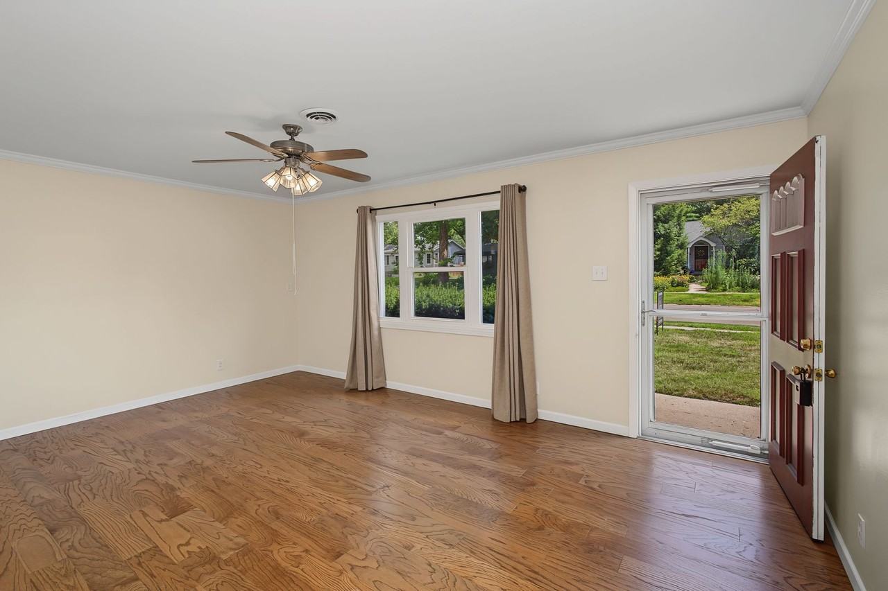 1205 S Cottage Grove Ave - Photo 5 of 36