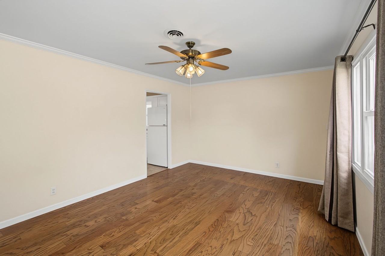 1205 S Cottage Grove Ave - Photo 7 of 36