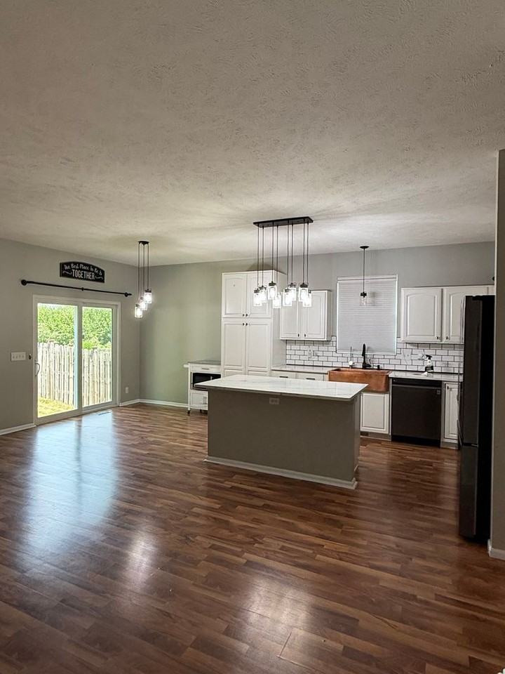 16402 Corby St - Photo 6 of 19