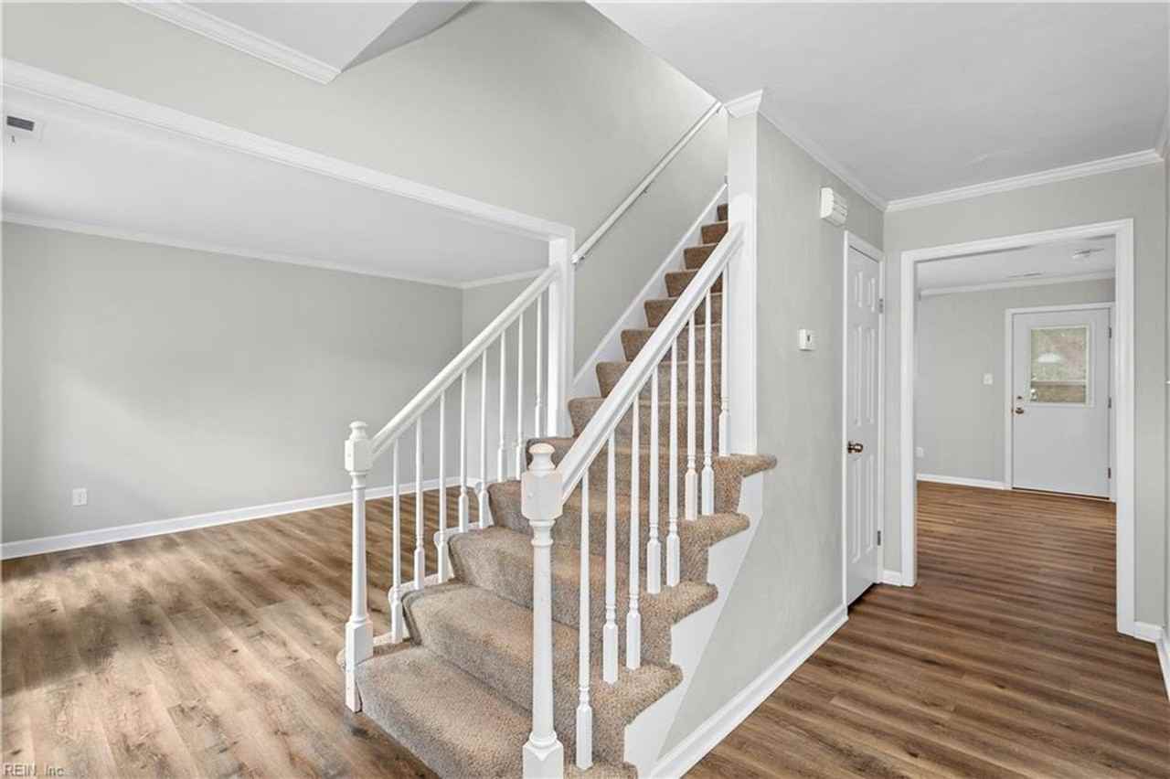 5120 Eagle Run Rd - Photo 5 of 32
