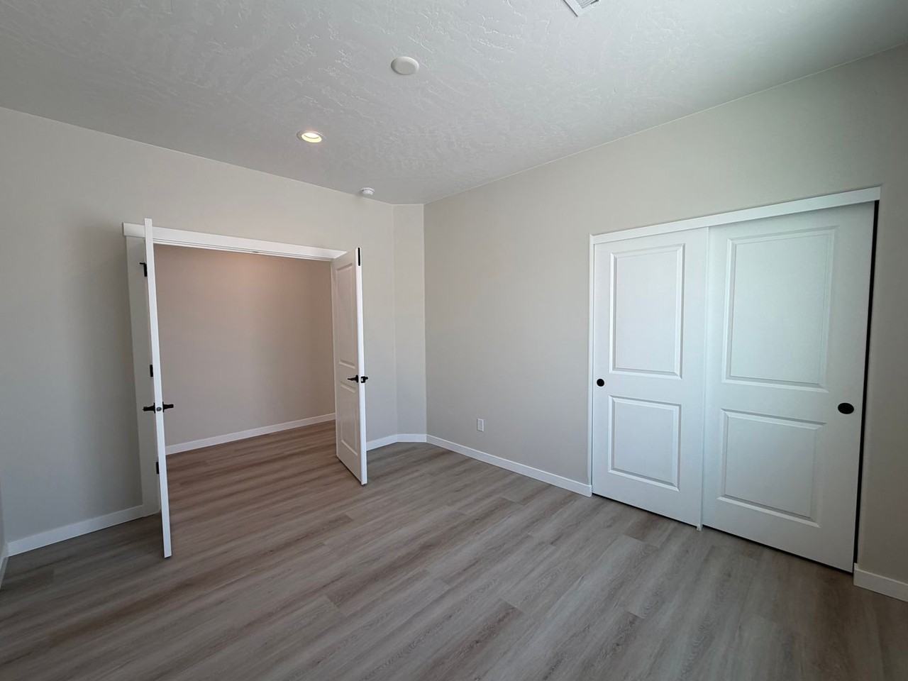 3375 S Nelson St - Photo 4 of 24