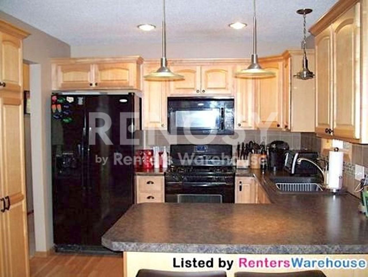 3351 Grimes Ave N - Photo 5 of 13