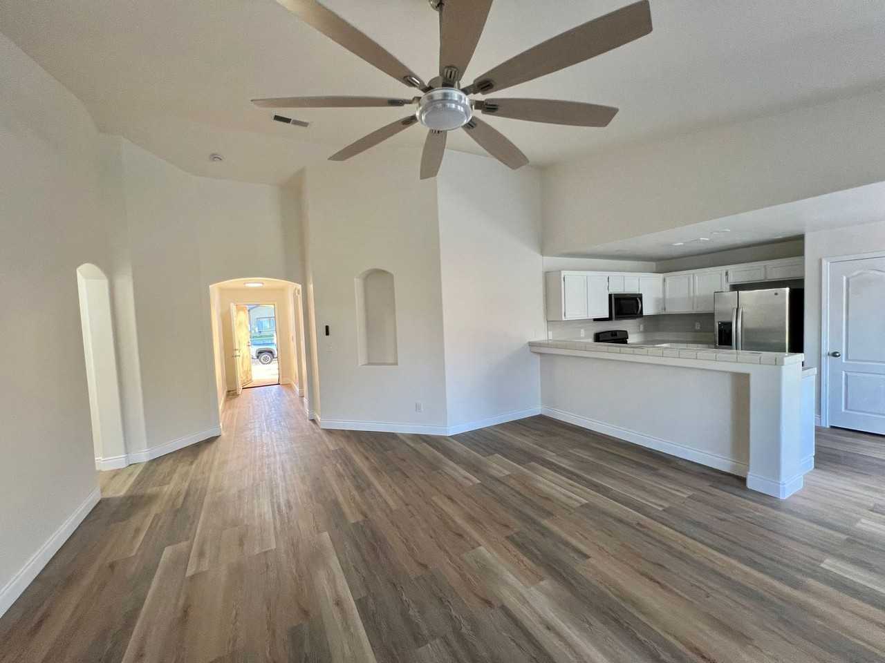 11815 Mantova Ave - Photo 5 of 23