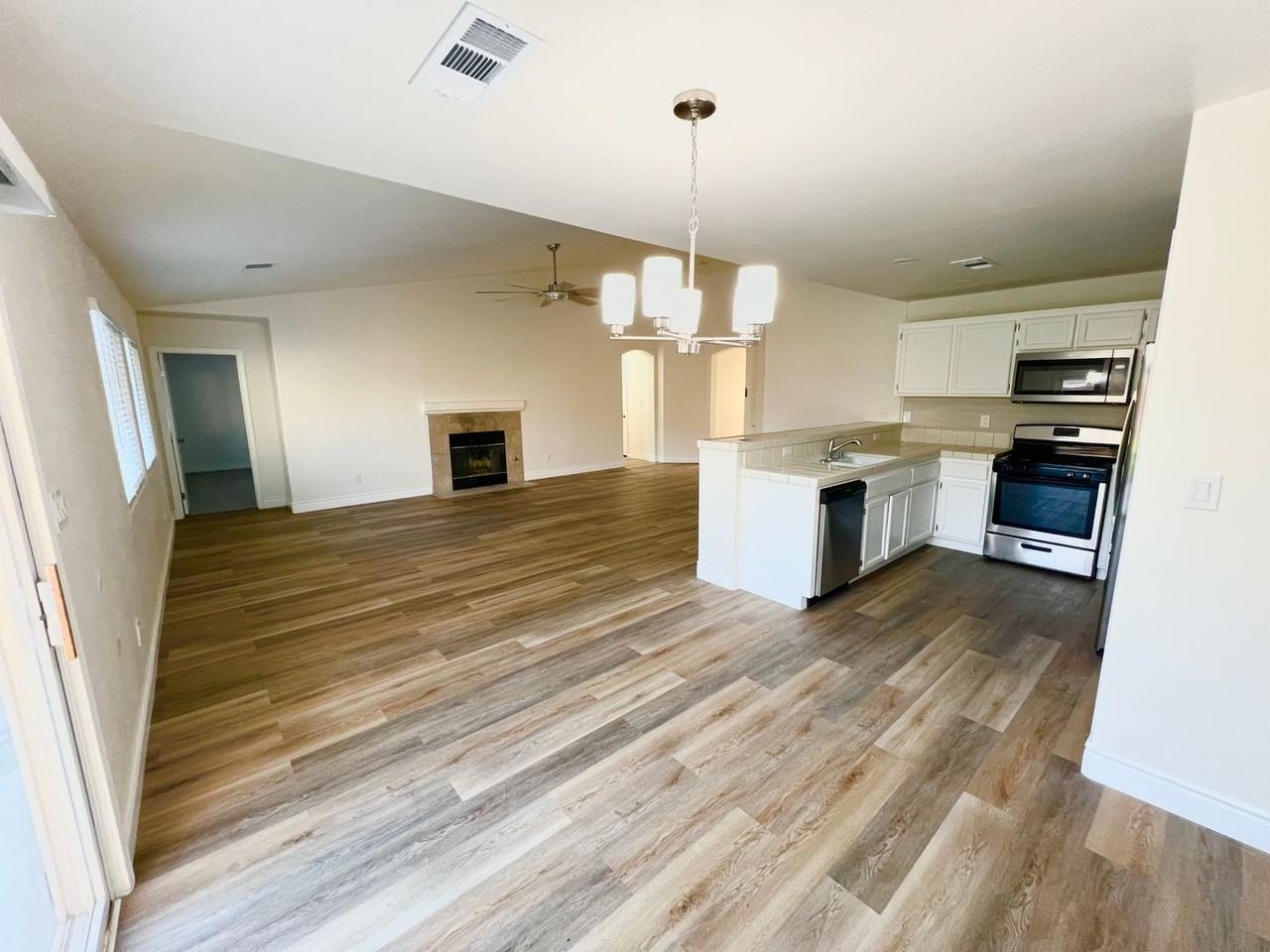 11815 Mantova Ave - Photo 7 of 23