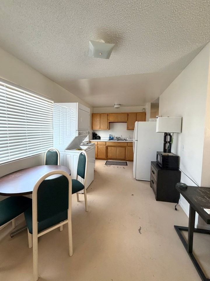 76233 Amboy Rd - Photo 3 of 11