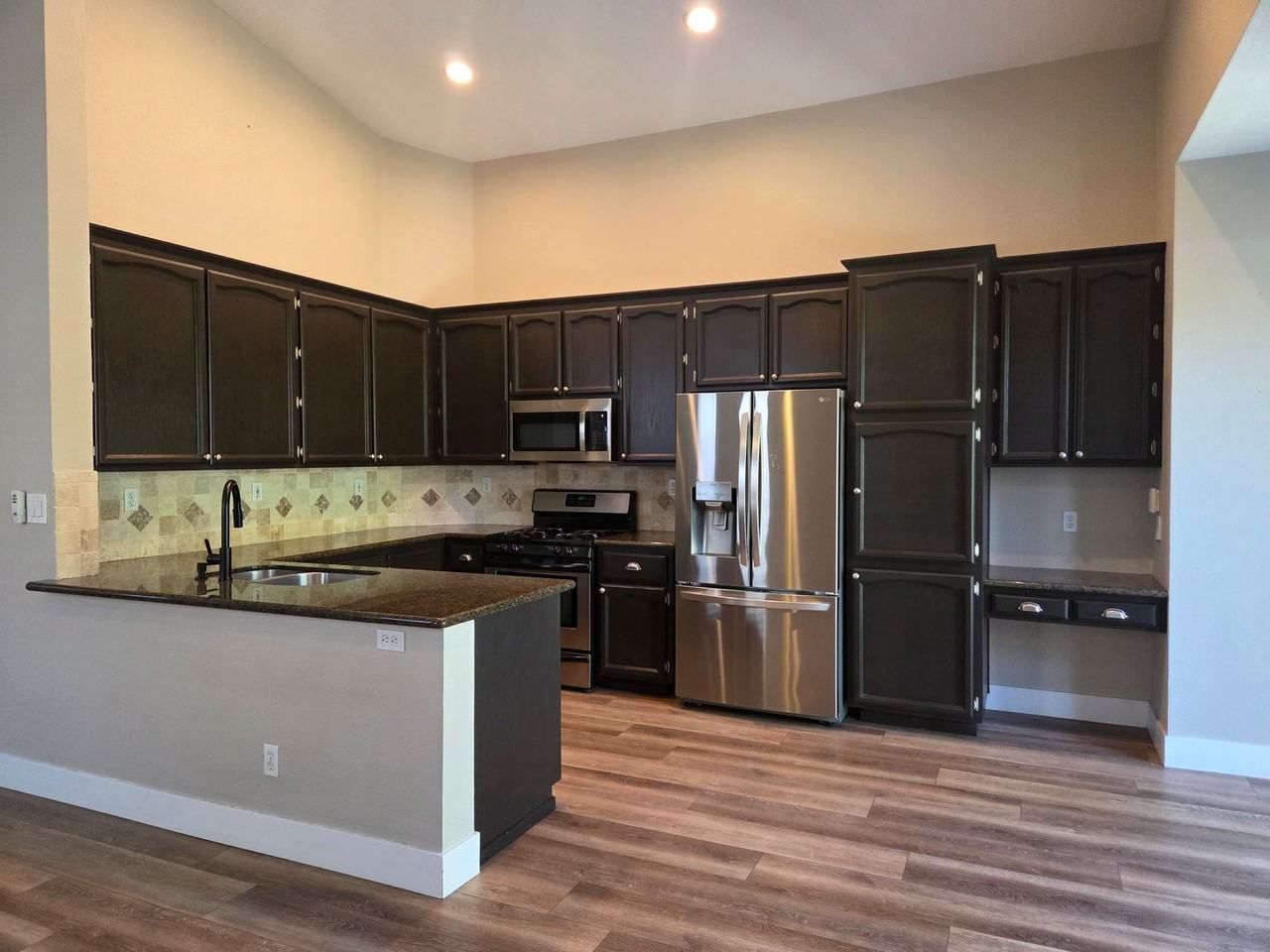 342 Leckenby Way - Photo 2 of 23