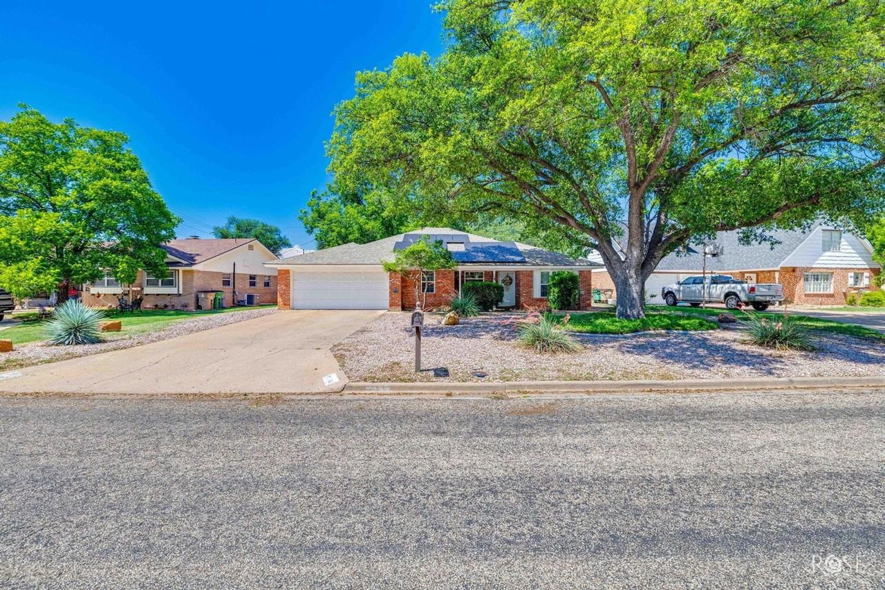 3108 Oak Forest Dr - Photo 2 of 34