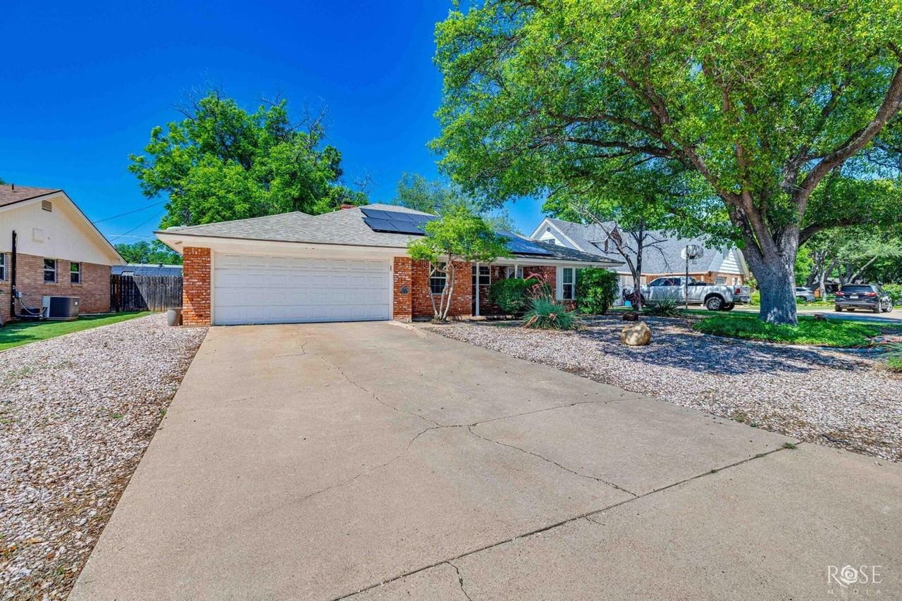 3108 Oak Forest Dr - Photo 3 of 34