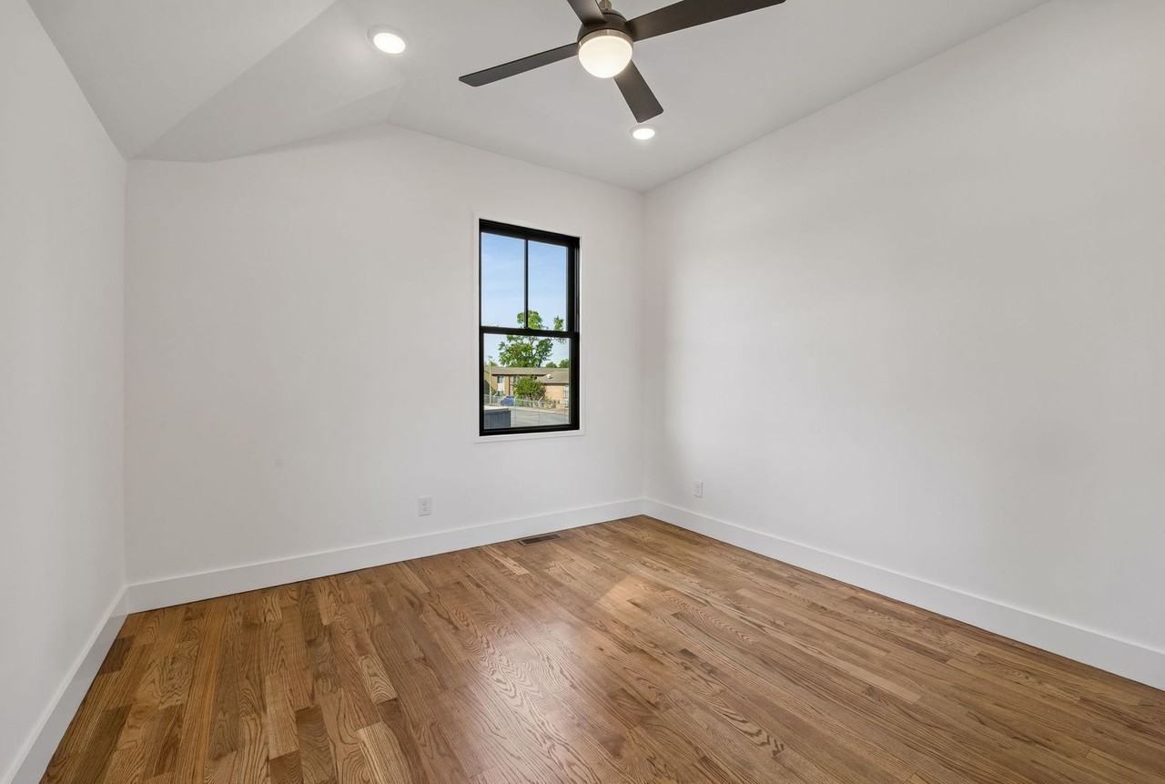 912 N 12th St - Photo 6 of 9