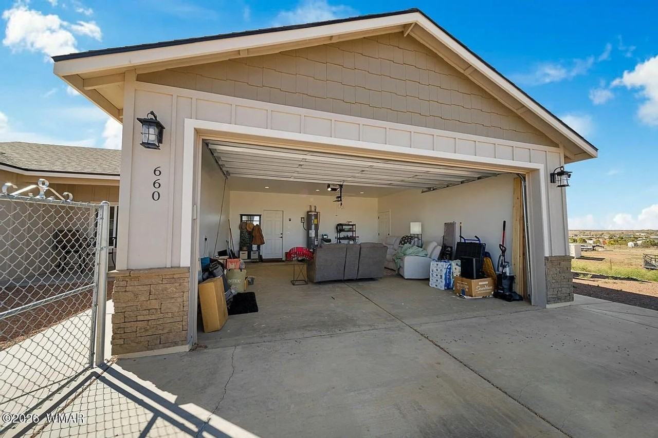 660 S Foothills Blvd - Photo 2 of 21