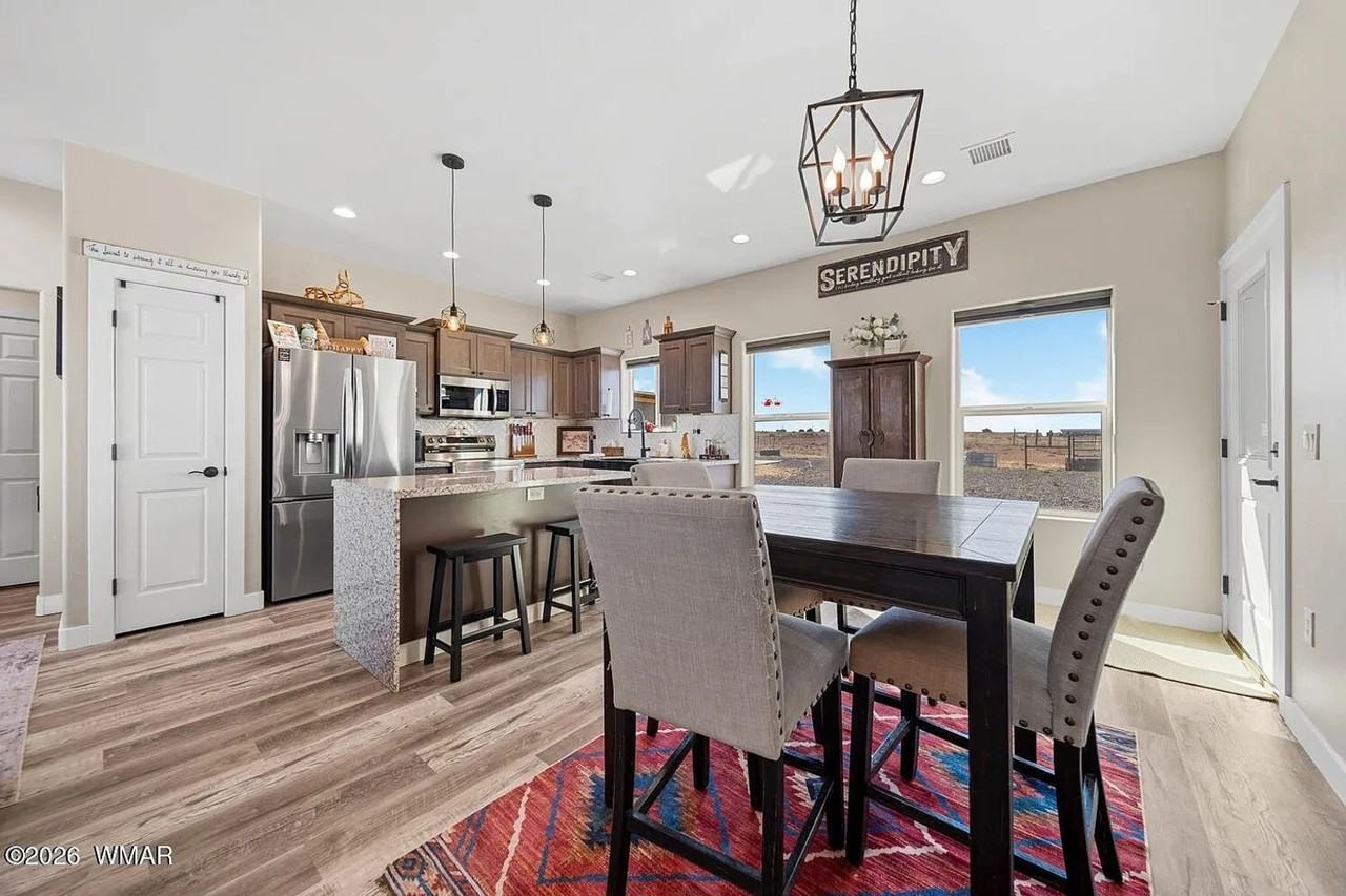 660 S Foothills Blvd - Photo 4 of 21
