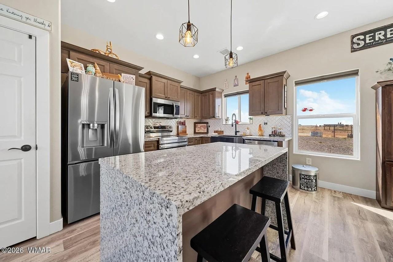 660 S Foothills Blvd - Photo 6 of 21