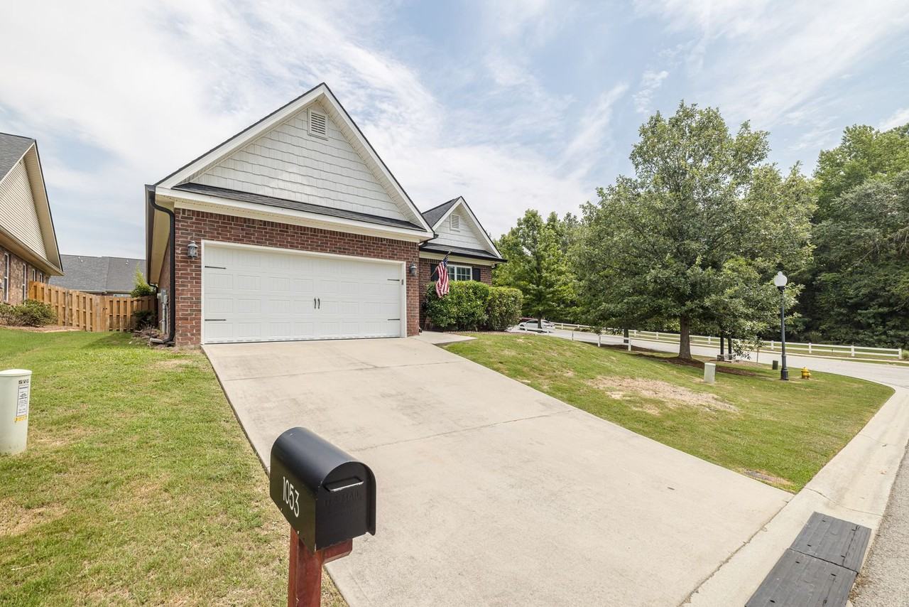 1053 Grove Landing Ln - Photo 3 of 40